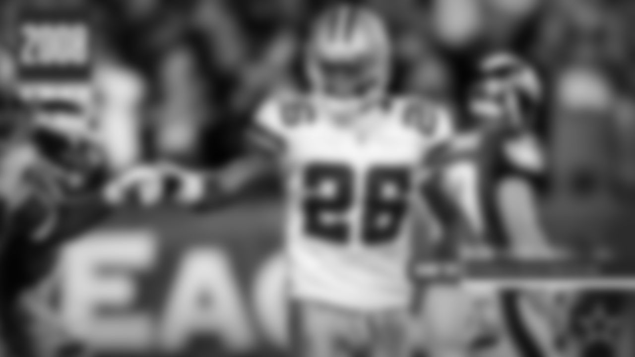 Ken Hamlin (2008): The Cowboys franchised Hamlin ($4.4 million) after he delivered a Pro Bowl season on a one-year deal in 2007, helping Dallas win a franchise-record tying 13 games. The Cowboys signed Hamlin to a new six-year, $39 million contract a few months after franchising him. He was released in 2010 after recording one interception the first two years of the new deal.