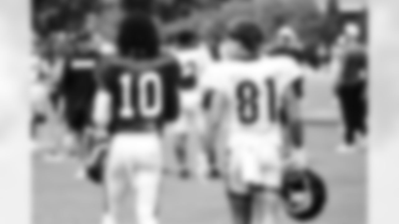 WR Adonai Mitchell #10