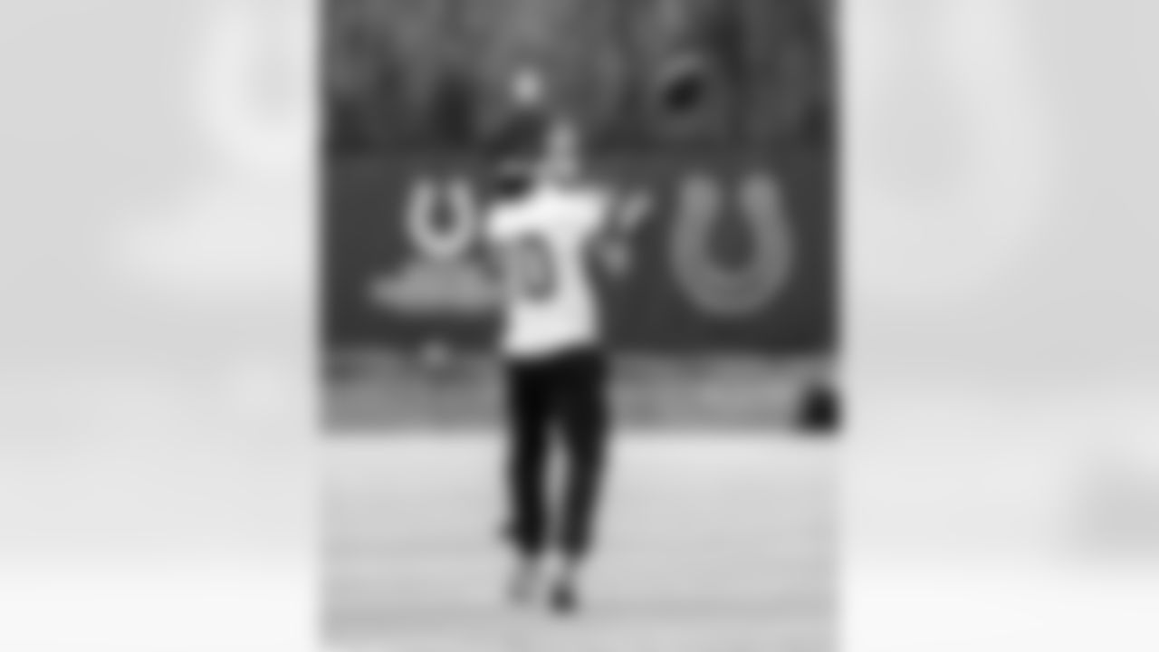WR Adonai Mitchell #10