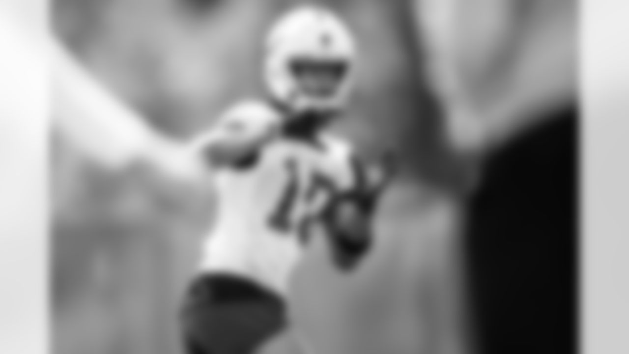10 WR Adonai Mitchell