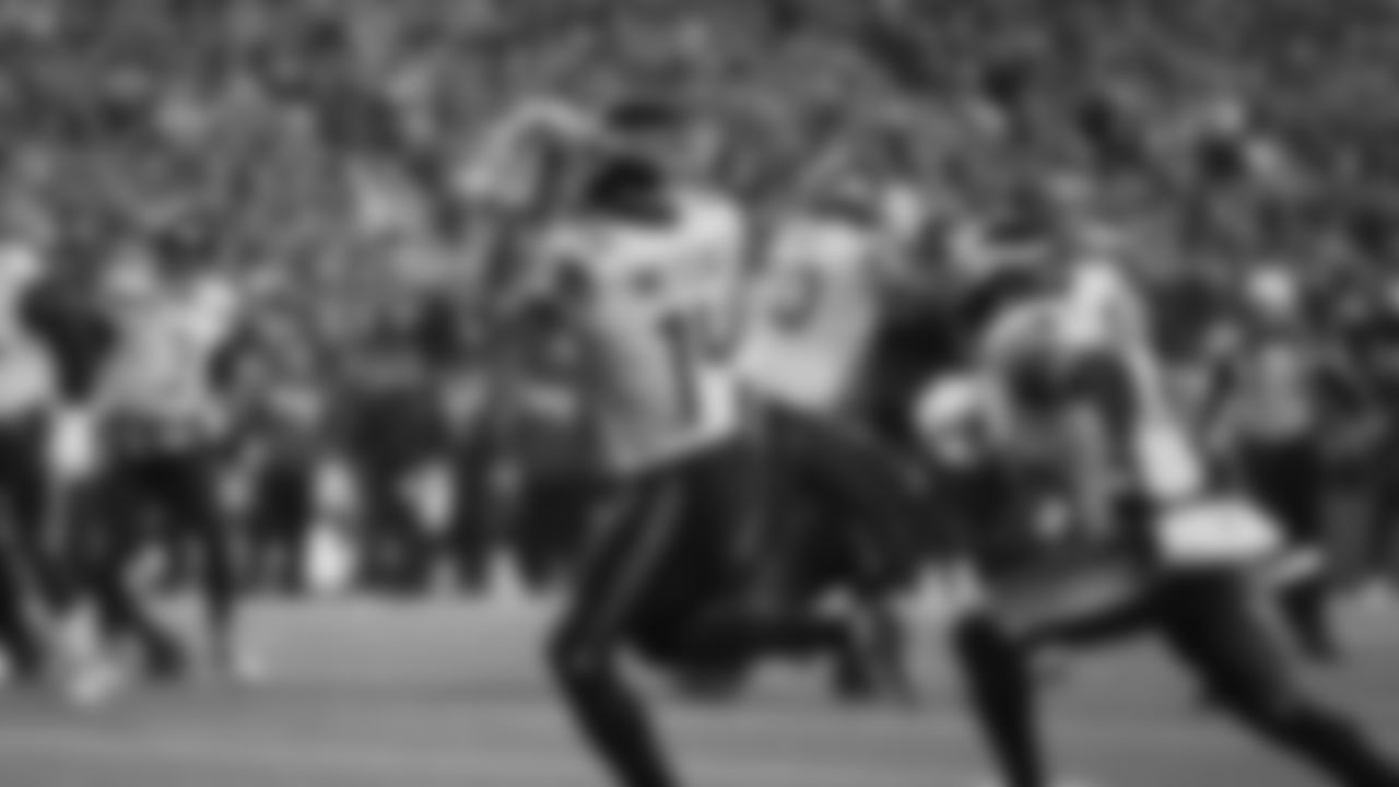 After being selected in the 2nd round of the 2019 NFL Draft, DK Metcalf caught 58 passes for 900 yards and seven touchdowns. His 160 receiving yards against the Eagles in the Wild Card playoff matchup were the most ever by a rookie in an NFL playoff game and the most in franchise history.